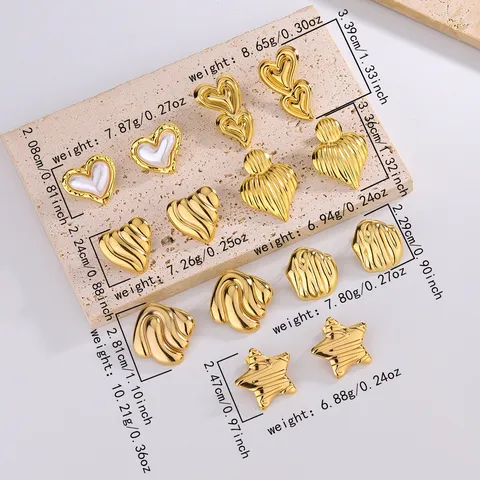Boucles d'Oreilles Clous en Forme de Coeur en Acier au Titane Chic Français pour Femmes Plaqué Or Géométrique Étoile Coeur Boucles d'Oreilles Élégant Bijoux de Fête Vintage
