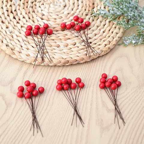 Noël Baies Rouges Artificielles Ornements Tiges de Baies en Mousse Branches Artisanales Fête Festive Maison Arbre de Noël Guirlande Couronne Bricolage Accessoires