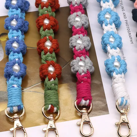 Handmade Crochet Daisy Flower Phone Strap With Artificial Pearl Bohemian Weaving Keychain Anti-lost Wristlet For Women Bag Charm