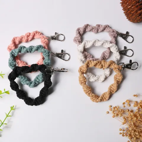 Handmade Woven Heart Phone Lanyard Wrist Strap Bohemian Braided Phone Charm For Women Keychain Mobile Phone Decoration Ins Style