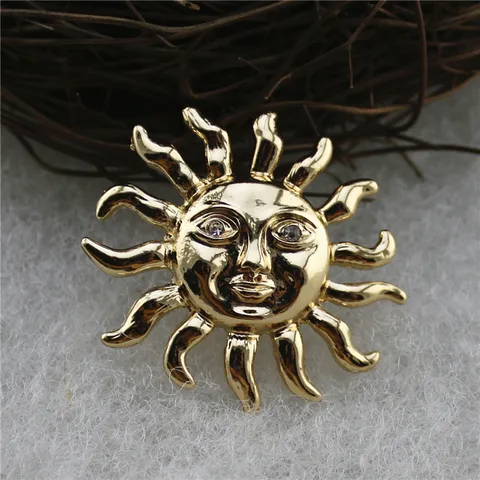 Broche Soleil Doré Vintage pour Femmes Visage Anthropomorphe Exotique en Alliage avec Strass Épingle Style Antique Bijoux
