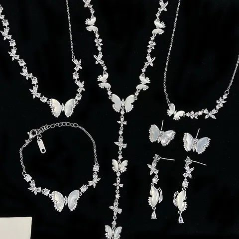 Elegante Collana Con Pendente a Farfalla in Madreperla in Lega di Rame Zirconia Bracciale Di Lusso Leggero Francese Orecchini Per Donna
