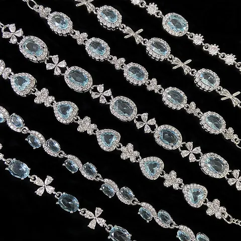 Squisito Bracciale in Zirconia Blu Cielo Rame Placcato Argento Lusso Leggero Regolabile Trifoglio Fiocco Cuore Gioielli Donna Regalo