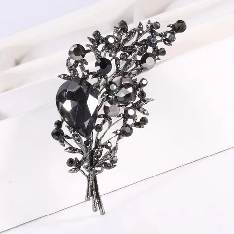 Vintage Alloy Rhinestone Flower Bouquet Brooch Pin For Women Elegant Crystal Suit Corsage Fashion Jewelry Gift