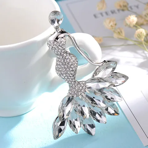 Elegant Alloy Crystal Mermaid Brooch For Women Sparkling Rhinestone Fashion Jewelry Dress Sweater Accessory Breastpin Gift