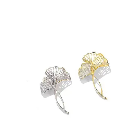 Vintage Ginkgo Leaf Alloy Rhinestone Brooch Pin For Women Elegant Korean Style Anti-Exposure Clothing Decor Jewelry Accessory Gift