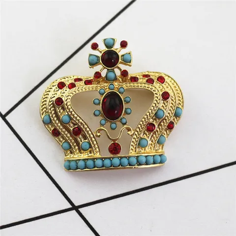 Vintage Baroque Gold Crown Brooch For Women Palace Style Alloy Rhinestone Artificial Pearl Breastpin Clothing Accessories Jewelry Gift