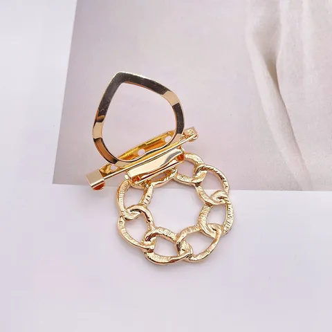 Mode Kreisförmige Verflochtene Kette Brosche Für Damen Legierung Strass Schalschnalle Geometrische Schlangenmuster Schalnadel Zubehör