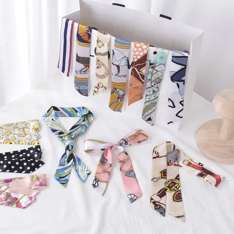 Écharpe en Ruban Imprimé Recto-Verso Vintage pour Femmes Mode Aspect Satiné Bandeau Décor de Sac Écharpe Rétro Chaîne Florale Foulard