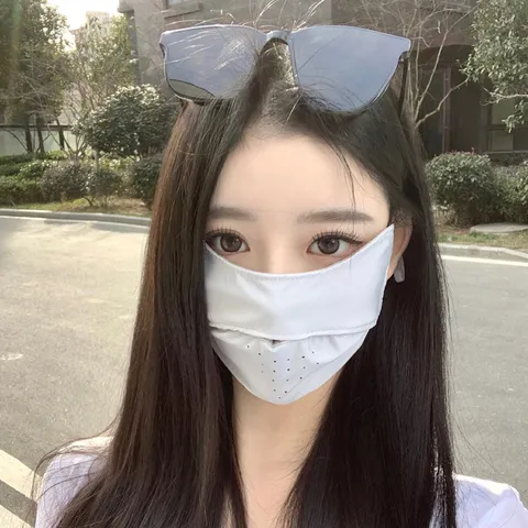 Masque Solaire Visage pour Femmes à l'Acide Hyaluronique Protection UV Respirant Protection Coins des Yeux Été Extérieur