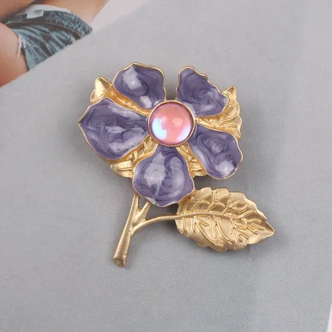 Vintage Luxury Cherry Blossom Brooch Purple Enamel Pink Cat Eye Stone Gold Plated Alloy Flower Pins For Women Jewelry Gift