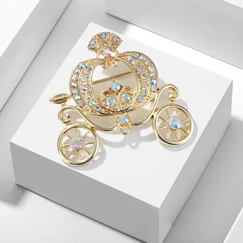 Vintage Gold Cinderella Pumpkin Carriage Brooch For Women Colorful Rhinestone Fairy Tale Carriage Pin Brooch Jewelry Gift