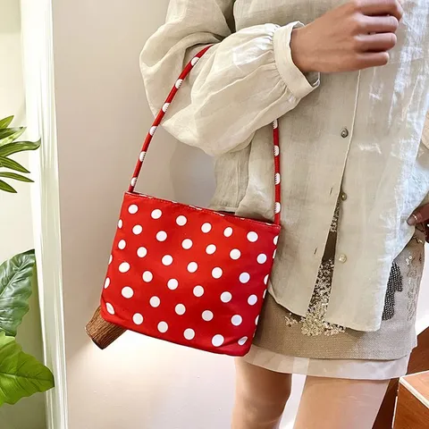 Bolso de Hombro para Mujer con Lunares Nylon Bolso de Axila Tipo Cubo Moda Coreana Viaje
