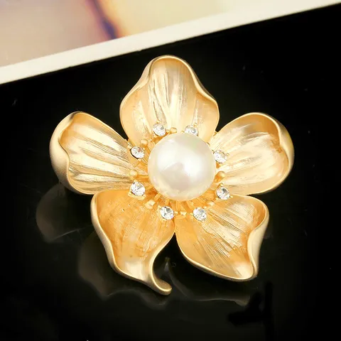 Vintage Alloy Flower Brooch With Artificial Pearl And Rhinestone Matte Gold Silver Brushed Metal Floral Pin For Women Suit Accessories