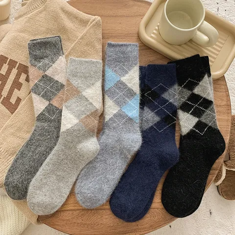 Preppy-Stil Rautenmuster Warme Wadenhoch Freizeitsocken Für Damen Winter Wolle Kaninchenhaar Mischung Stricksocken Grobe Dicke Strumpfwaren Lange Socken
