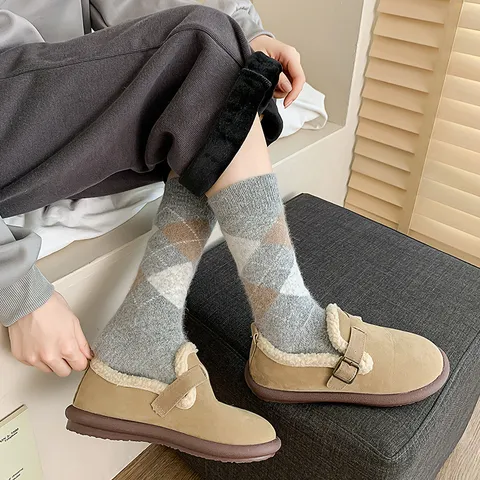 Preppy-Stil Rautenmuster Warme Wadenhoch Freizeitsocken Für Damen Winter Wolle Kaninchenhaar Mischung Stricksocken Grobe Dicke Strumpfwaren Lange Socken