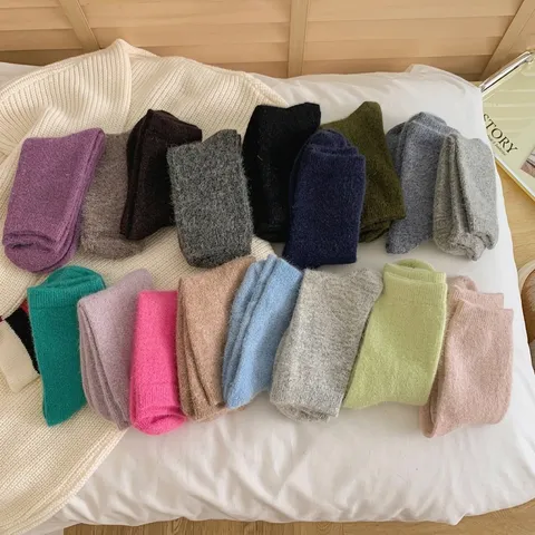 Damen Kaschmir-Mischung Wadenlange Socken Winter Verdickt Warm Einfarbig Slouch Socken Weiche Breite Rippbündchen Schneesocken