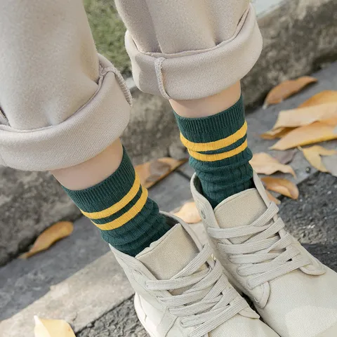 Damen Preppy-Stil Gestreift Wadenhohe Socken Lässig Baumwolle Atmungsaktiv Doppelstreifen Lange Socken Für Alltag Schule