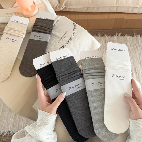 Damen Casual Fein Gerippte Baumwolle Crew Socken Einfarbig Slouch Lange Socken Tägliche Mode Socken
