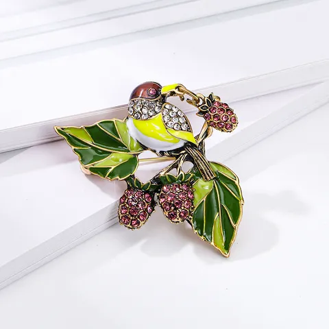 Vintage Magpie Bird Strawberry Brooch Pin Zinc Alloy Rhinestone Enamel Fruit Floral Suit Coat Corsage Jewelry For Women