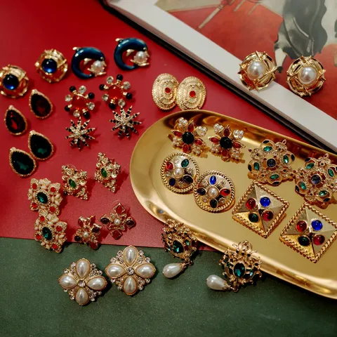 Vintage Baroque Palace Geometric Gemstone Earrings For Women Gold Plated Rhinestone Artificial Pearl Stud Earrings Luxury Party Jewelry