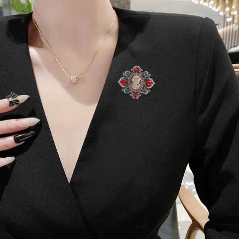 Broche de Camafeo con Cabeza de Dama y Diamantes de Imitación Estilo Victoriano Vintage Broche de Aleación para Mujer