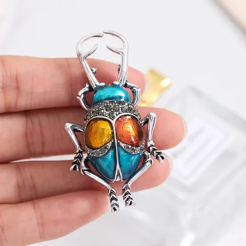 Vintage Alloy Insect Beetle Brooch For Women Luxury Rhinestone Enamel Drip Oil Corsage Creative Clothing Accessory Animal Pin