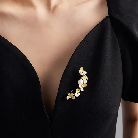 Eleganter Legierung Schmetterling Brosche Für Damen Vintage Goldbeschichtet Gebürstetes Metall Brosche Mit Künstlicher Perle Und Strass Mode Anzug Pin Schmuck