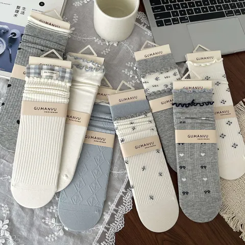 Damen Japanischer Stil Süße Blumen Rüschen Socken Baumwollmischung Herz Kariert Rautenmuster Crew Socken Lässige Strumpfwaren
