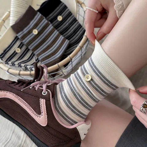 Dames Koreaanse Stijl Gestreepte Katoen Crew Sokken Met Leuke Knoop Versiering Mode Casual Mid Halve Lange Sokken
