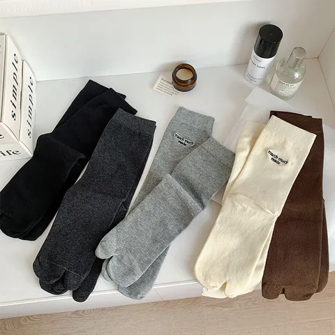 Women Split Toe Mid-calf Socks Cotton Breathable Tabi Socks Korean Style Solid Color Letter Embroidery Two Toe Socks