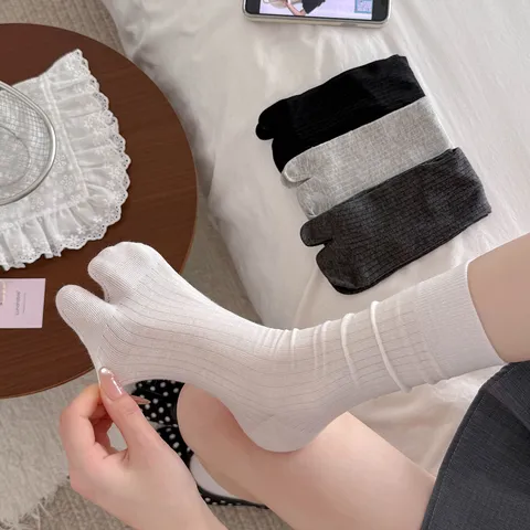 Women Minimalist Tabi Split Toe Mid-Calf Socks Combed Cotton Solid Color Ribbed Seamless Two-Toe Casual Everyday Socks
