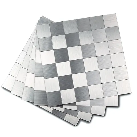 Adesivo da Parete in Metallo Autoadesivo Pannello Decorativo da Parete in Plastica Alluminio DIY Cucina Argento Paraschizzi Piastrella Adesiva