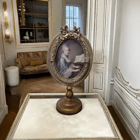 European Vintage Carved Desktop Photo Frame Distressed Gold French Baroque Resin Picture Frame For Bedroom Vanity Decor