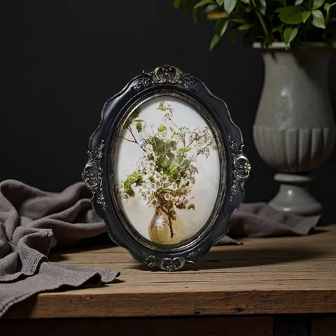 Vintage European Carved Resin Photo Frame Retro Ornate Floral Relief Picture Frame For Tabletop Wall Decor Home Ornament