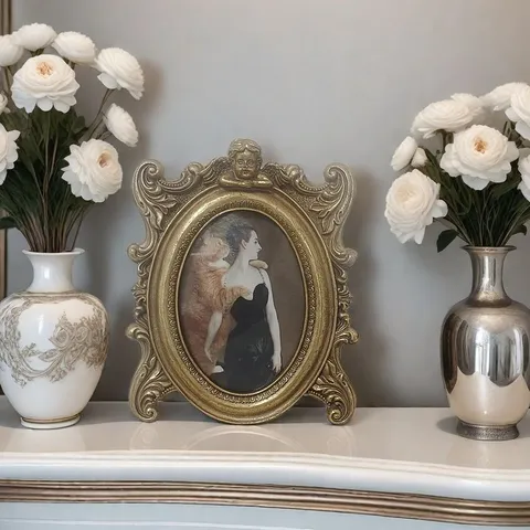European Vintage Gold Resin Photo Frame Cherub Angel Embossed Baroque Tabletop Wall Hanging Picture Decor Frame Home Decor
