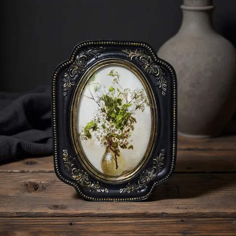 Vintage Resin Photo Frame European Baroque Relief Carved Picture Frame Elegant Floral Decorative Table Ornament Living Room Entryway Home Decor