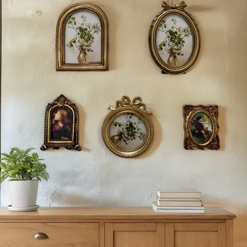 European Vintage Classical Resin Picture Frame Distressed Carved Wall Hanging Tabletop Photo Frame Bowknot Gold Ornament For Home Decor Living Room