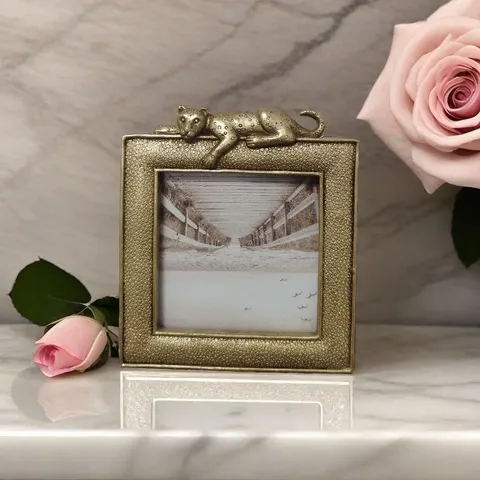 Vintage Luxury Resin Photo Frame With Golden Leopard Statue European Style Desktop Decorative Picture Frame For Home Office