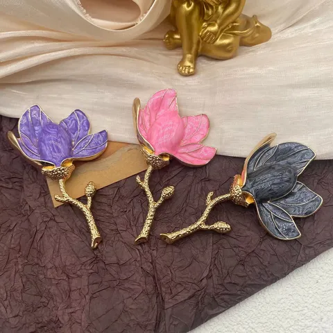 Vintage Palace Tulip Enamel Brooch Elegant Alloy Flower Pin Retro Banquet Jewelry Accessory For Women Men Fashion Decorative Pin