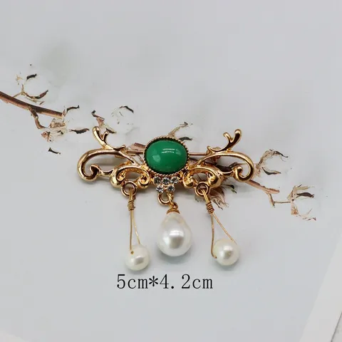 Vintage Zinc Alloy Enamel Green Plant Animal Brooch For Women Gold Rhinestone Artificial Pearl Pin Scarf Buckle Wedding Party Jewelry Gift