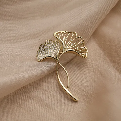 Vintage Ginkgo Leaf Alloy Rhinestone Brooch Pin For Women Elegant Korean Style Anti-Exposure Clothing Decor Jewelry Accessory Gift