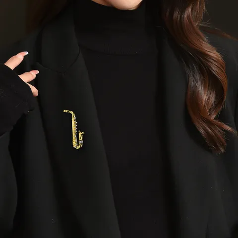 Vintage Zinc Alloy Saxophone Brooch Pin With Rhinestone Inlaid Musical Instrument Pin For Women Men Music Lovers Jewelry Gift