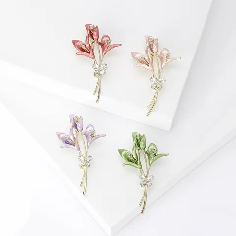 Vintage Enamel Flower Bouquet Brooch For Women Gold Plated Alloy Rhinestone Pin Minimalist Artistic Plant Apparel Accessory Jewelry