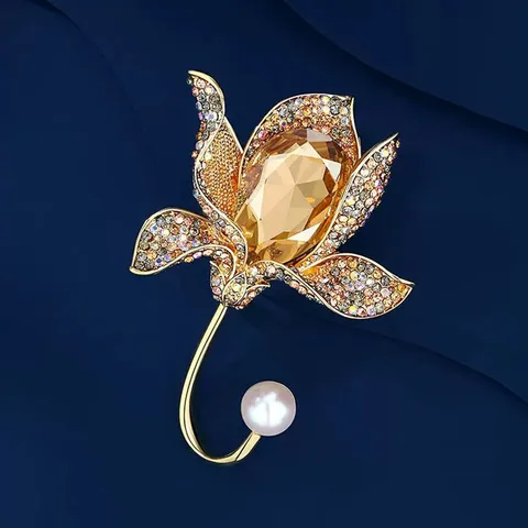 Elegant Vintage Crystal Flower Brooch For Women Zinc Alloy Rhinestone Inlaid Badge Pin Exquisite Suit Jacket Decorative Jewelry Gift