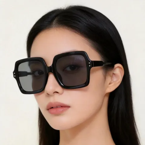 Women Fashion Oversized Square Sunglasses Korean Trendy Large Frame Sun Glasses UV Protection Vintage Travel Streetwear Eye Wear