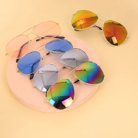 Gafas de Sol Aviador Clásicas Unisex Montura de Metal 3026 Lentes Teñidas Protección UV Moda para Hombres Mujeres Conducción