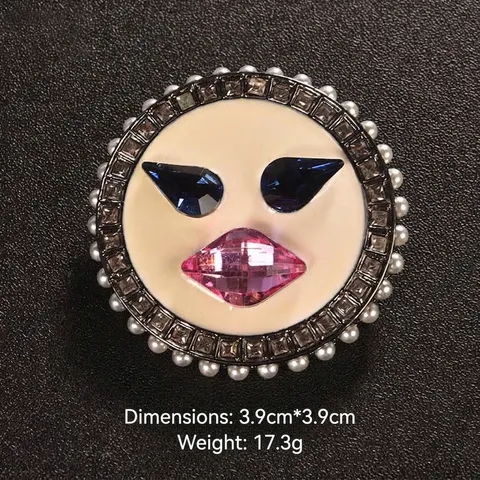 Vintage Elegant Rhinestone Artificial Pearl Brooch Pin For Women Alloy Badge Brooch Pin Fashion Clothing Accessory Jewelry Gift