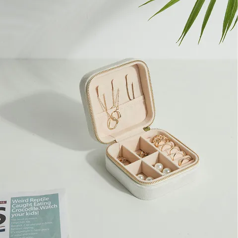 Portable Velvet Jewelry Box Round Square Mini Travel Jewelry Case For Earrings Rings Necklaces Multi-Functional Zipper Jewelry Organizer Box For Women Gifts