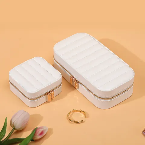 Portable Stripe PU Leather Jewelry Box With Mirror Mirror Multi-functional Zipper Case For Rings Necklaces Storage For Women Travel Jewelry Organizer